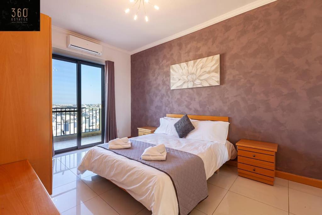 Comfortable Penthouse, Served With Lift, Wifi & Ac By 360 Estates Gzira Eksteriør billede